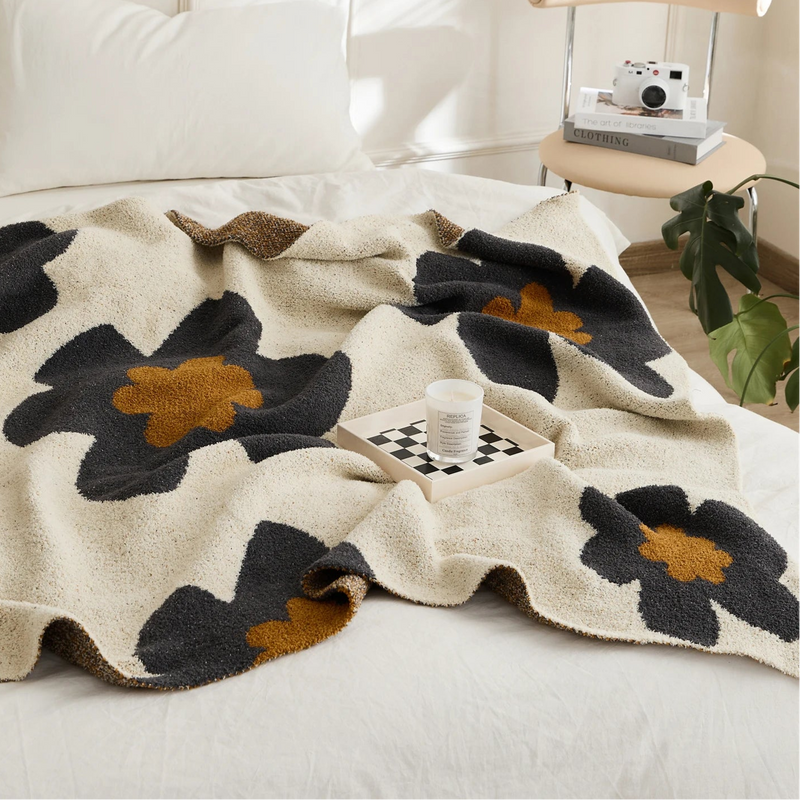 REGINA Super Soft Floral Knitted Throw Blanket