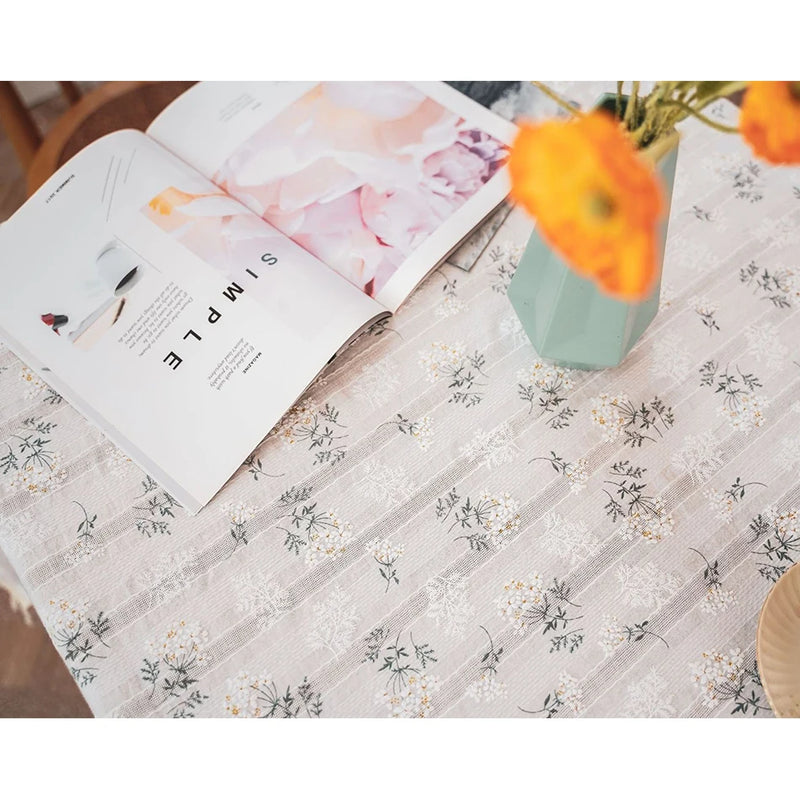 Fashion Style Small Daisy Cotton Floral Tablecloth, Tea Table Decoration, Rectangle Table Cover