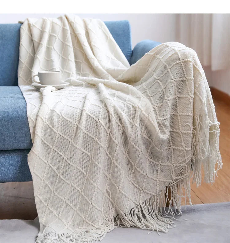 Knitted Throw Blanket with Tassels – Soft and Stylish Nordic Home Décor