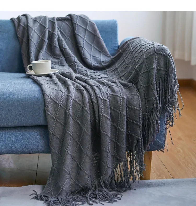 Knitted Throw Blanket with Tassels – Soft and Stylish Nordic Home Décor