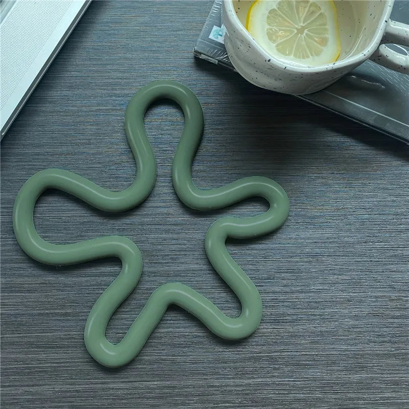 Geometrical Heat Resistant Silicone Mat - Non-Slip Drink Coasters & Pot Holder for Kitchen