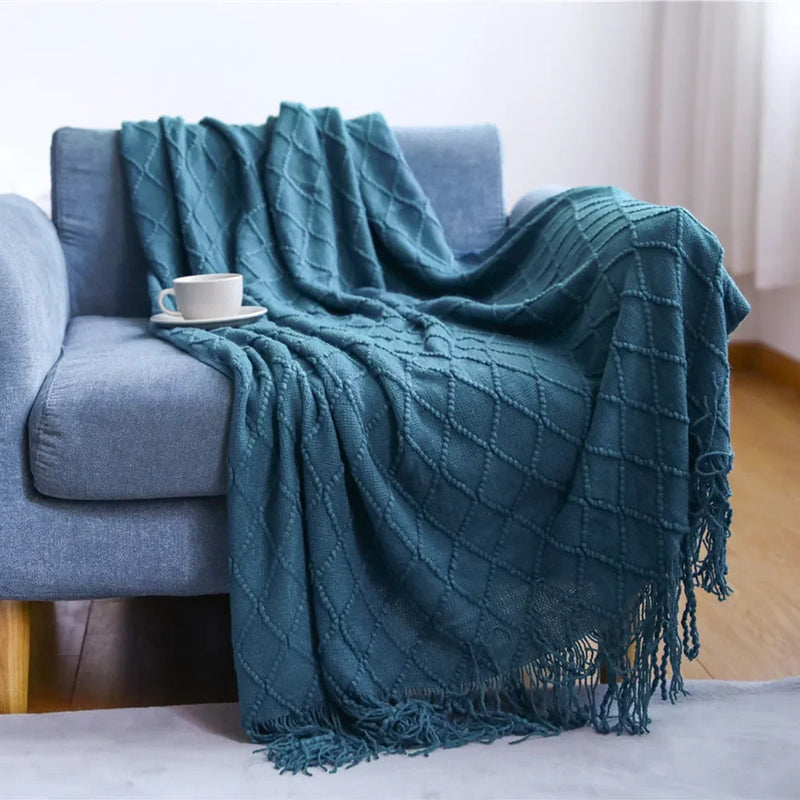 Knitted Throw Blanket with Tassels – Soft and Stylish Nordic Home Décor