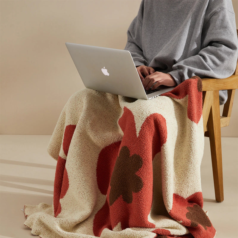 REGINA Super Soft Floral Knitted Throw Blanket